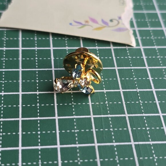 Austrian crystal March birthstone "guardian angel" lapel pin / brooch - Picture 5 of 6